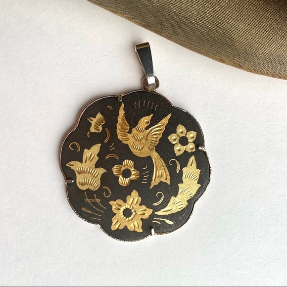 Vintage damascene scalloped pendant - Picture 2 of 6